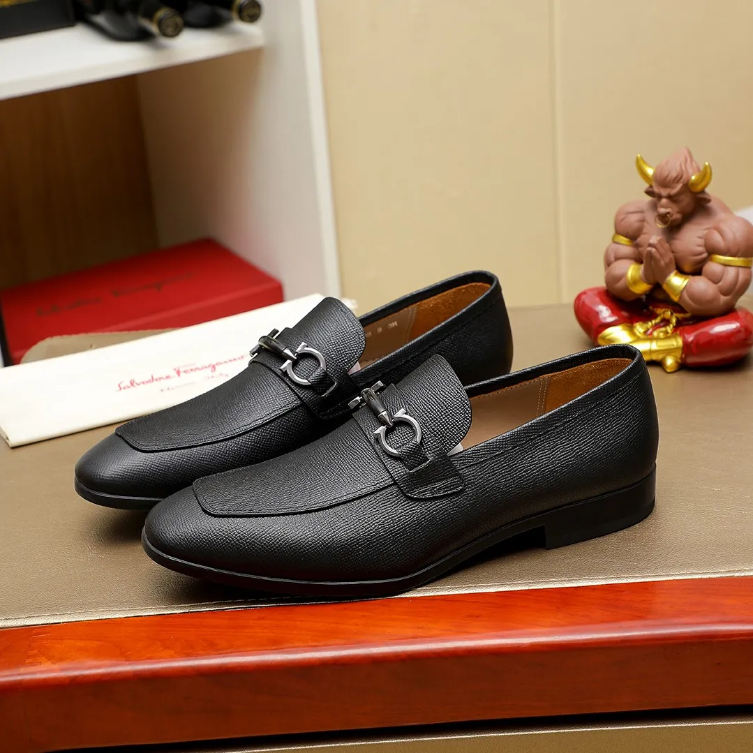 Men's shoes 💰600 🕷🕷🐂【Ferragamo】 Popular fashionable casual shoes🇨🇳Official website counter 1:1 production, original mold opening💯Good quality can be seen, imported high-end first-layer pebbled calfskin, water-dyed🐂leather lining🌿very clear texture, high-quality waterproof, non-slip and wear-resistant outsole🎋high quality and low price, truly handmade🍓, 7 colors available! Code number 38-44 (45. To be customized)